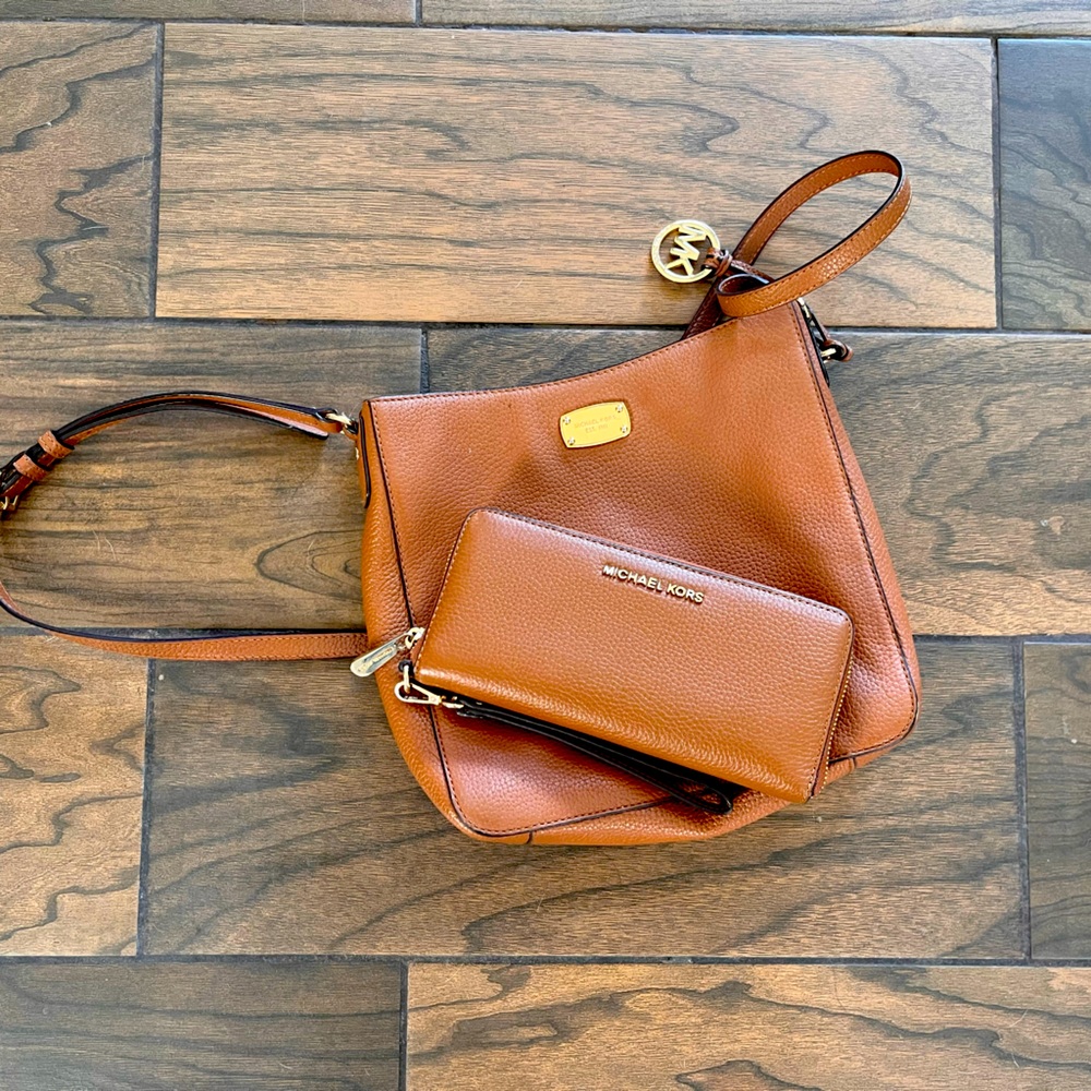 Micheal Kors Purse and Wallet set
